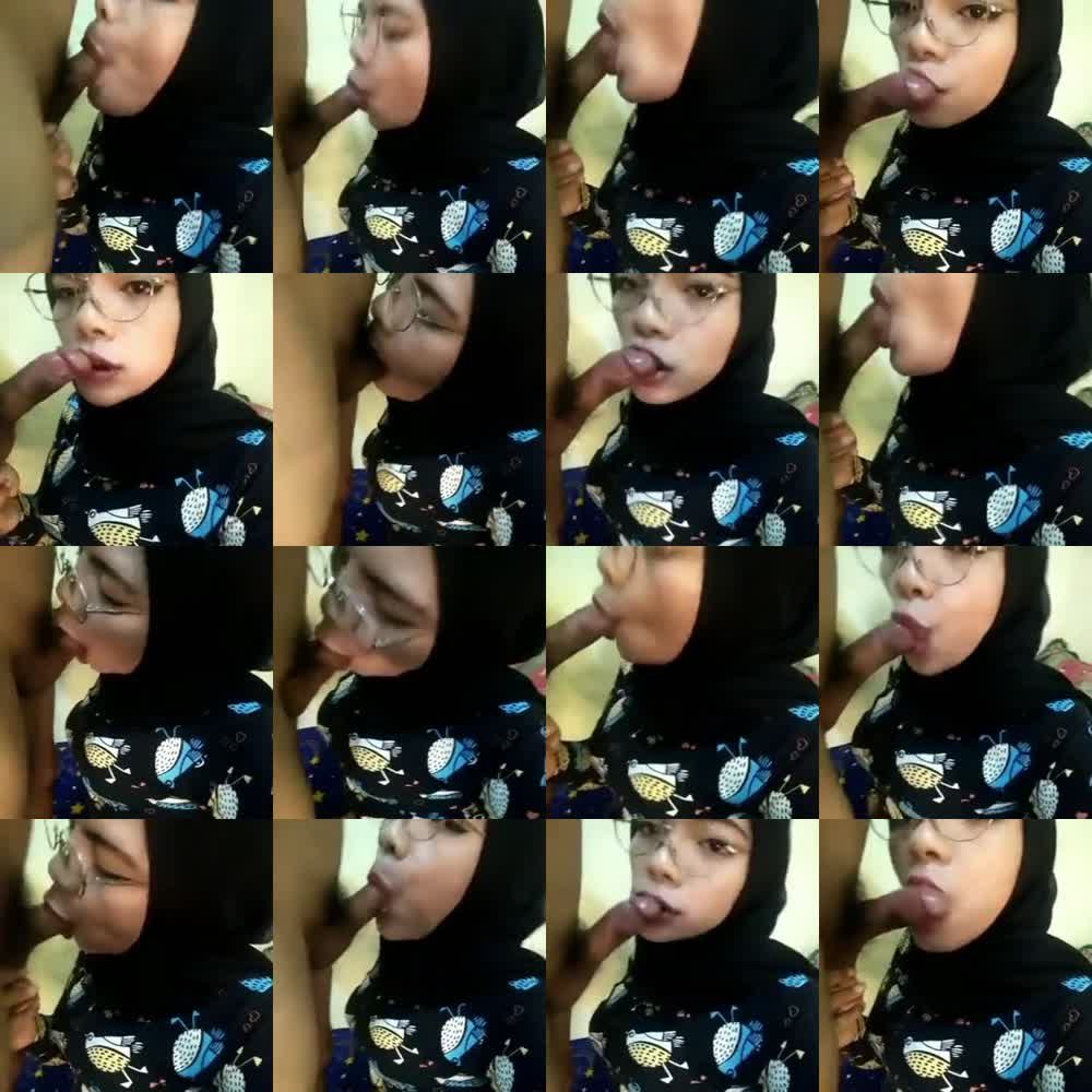 Sepongan binal hijab berkacamata